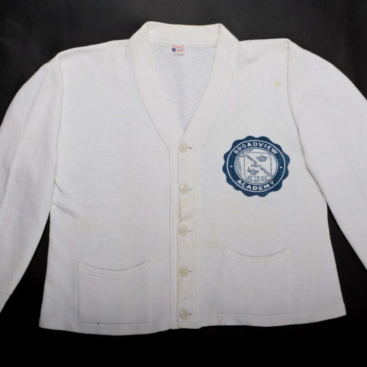 <!--:en-->Vintage Auction File 29: Buttoned Cotton Cardigan “Broadview Academy” <!--:-->